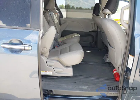 2017 Toyota Sienna Xle 8 Passenger from USA, damaged, VIN 5TDYZ3DC8HS888097